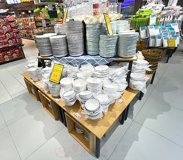 成都商超情景造型堆頭 成都商超情景造型堆頭